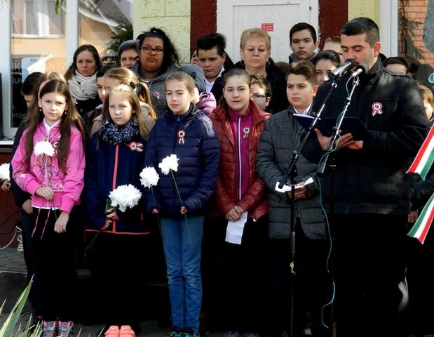 2017. március 15. 16